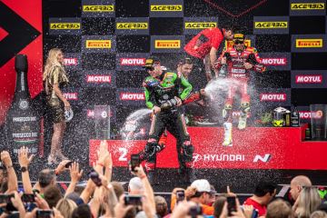 Vrcholný závod sezóny v ČR: Superbiky v Mostě vidělo 54 tisíc diváků