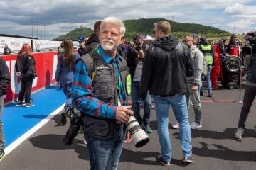 Charitativní kalendář – Motorsport očima Petra Pavla